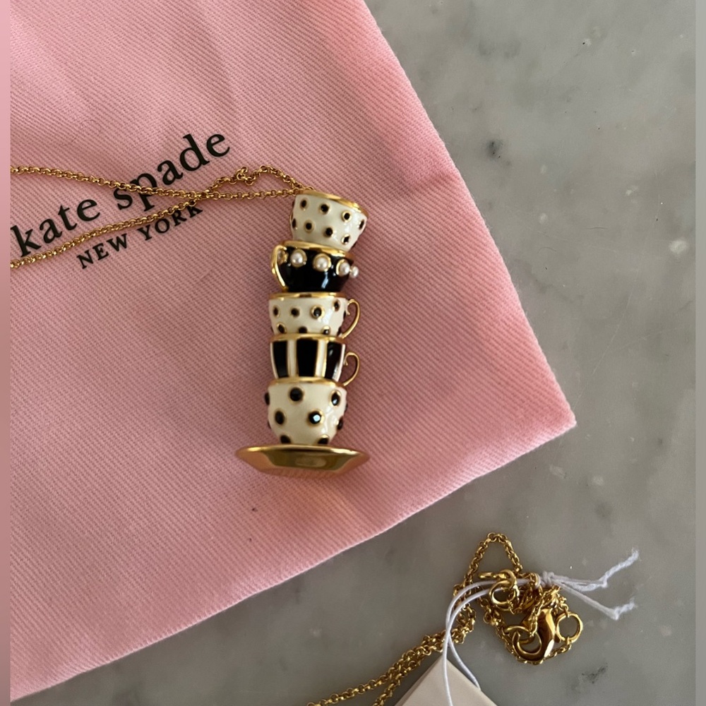 NWT KATE SPADE Alice in Wonderland Stacked Teacup Pendant Necklace Tea Time